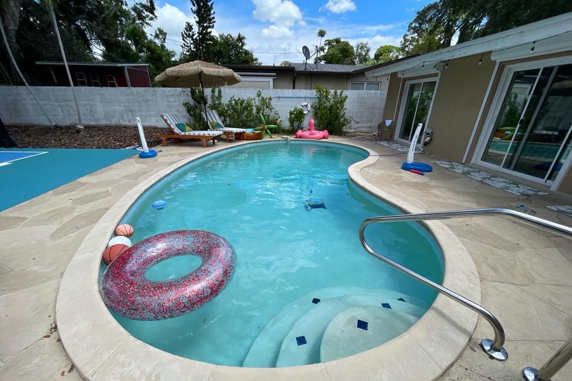 Happy Pool Care Pros pool work in Tampa, FL