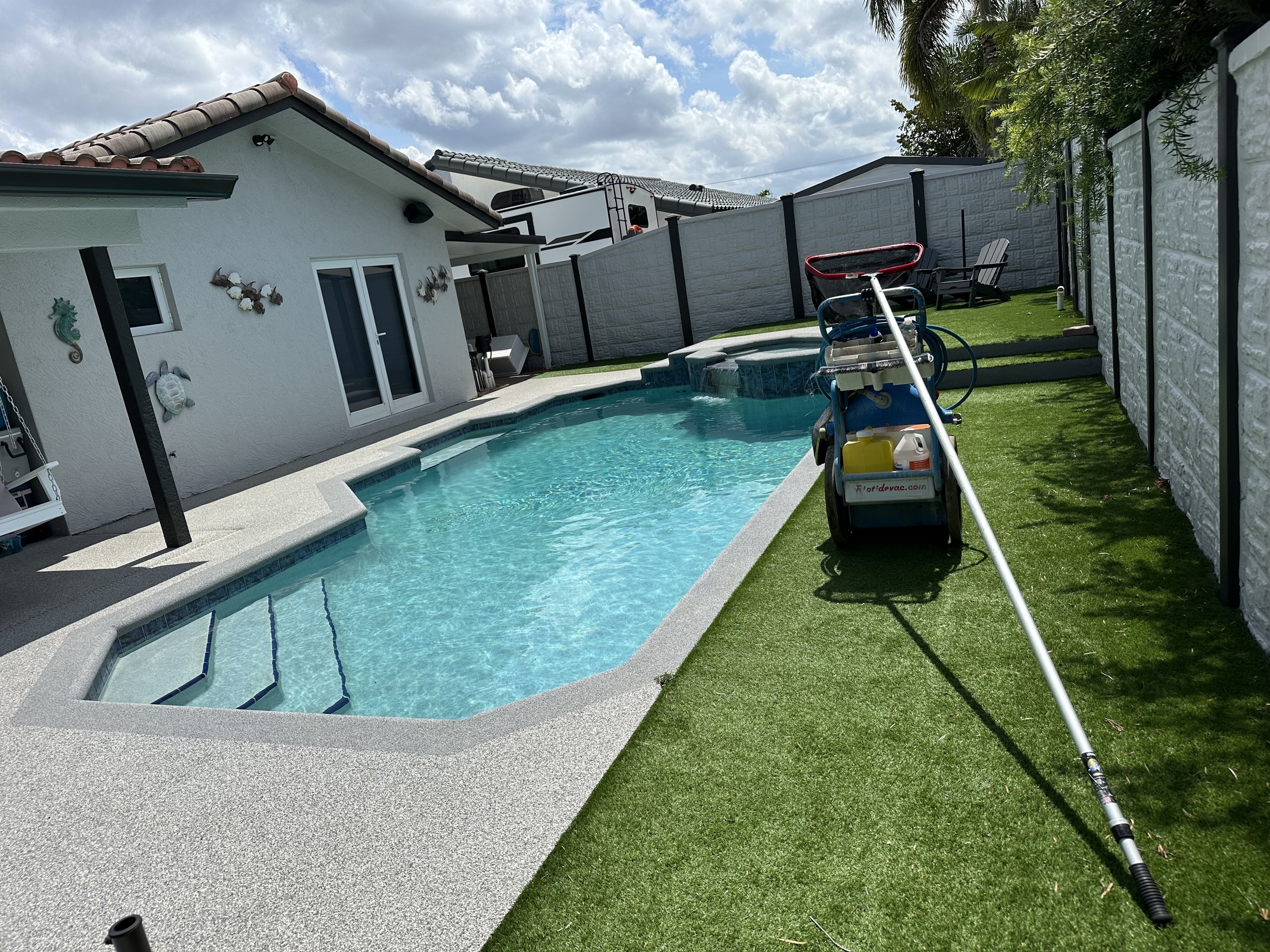 Only pool services pool work in Davie, FL